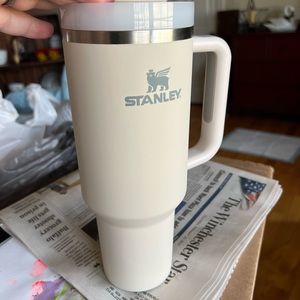 Stanley Dune 40oz tumbler brand new!
